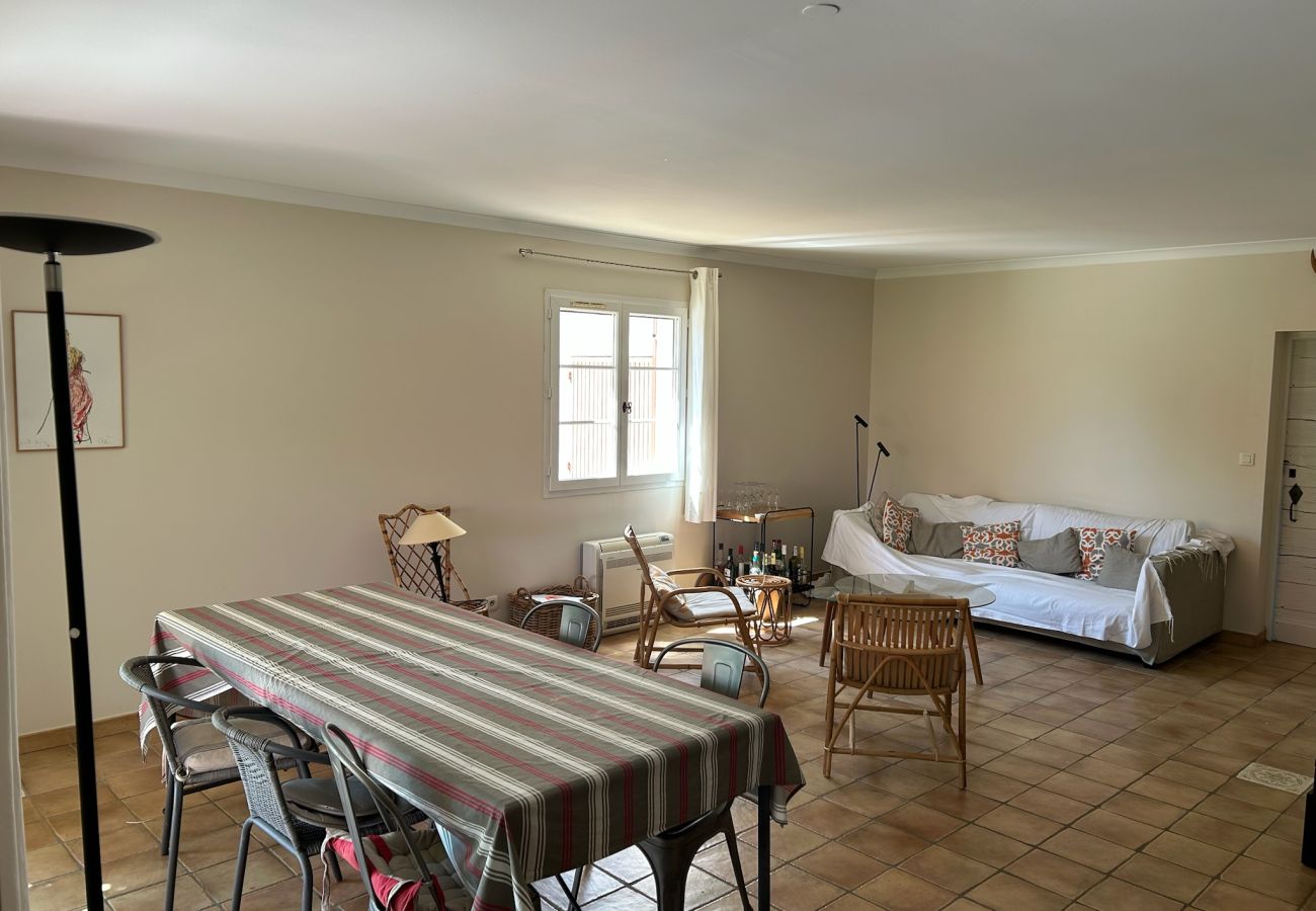 Maison à Mouriès - Villa climatisée piscine clôturée Mouries Alpilles 8 pers