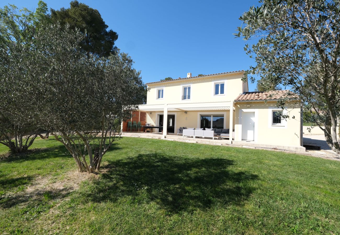 Location vacances SAINT-RÉMY-DE-PROVENCE villa  a louer grand jardin
