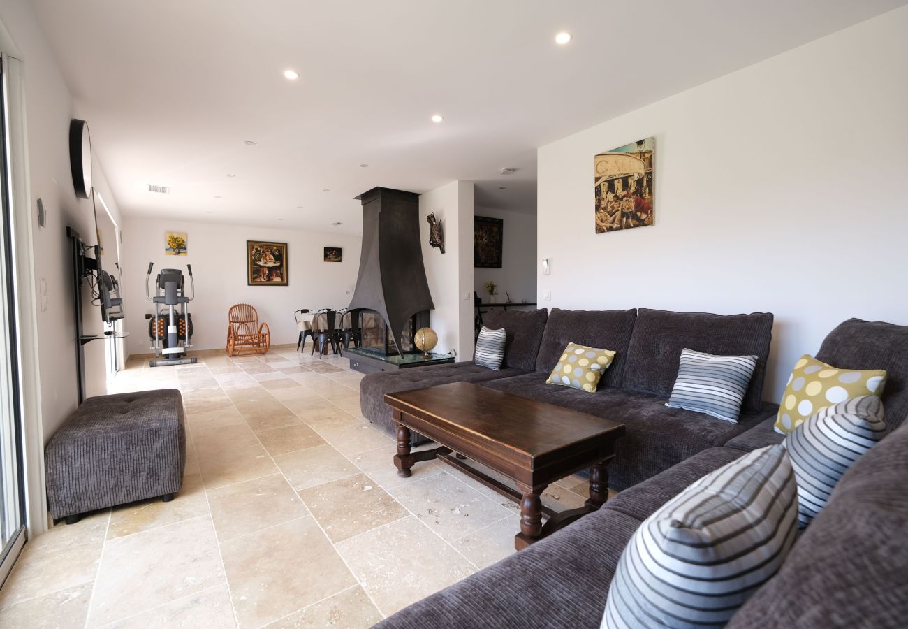 Location vacances SAINT-RÉMY-DE-PROVENCE villa  a louer grand salon