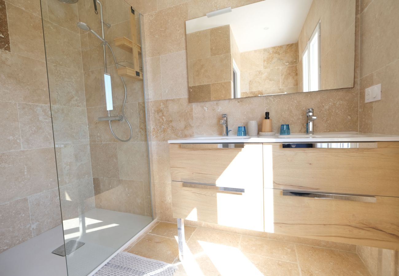 Location vacances SAINT-RÉMY-DE-PROVENCE villa  4 salles de bains