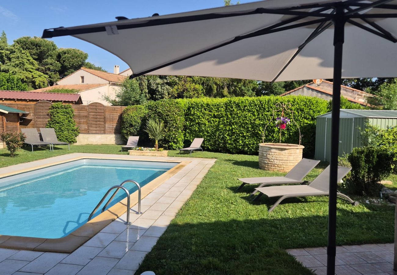 Maison à Eyguières - Maison piscine privée 6 pers Eyguières Alpilles
