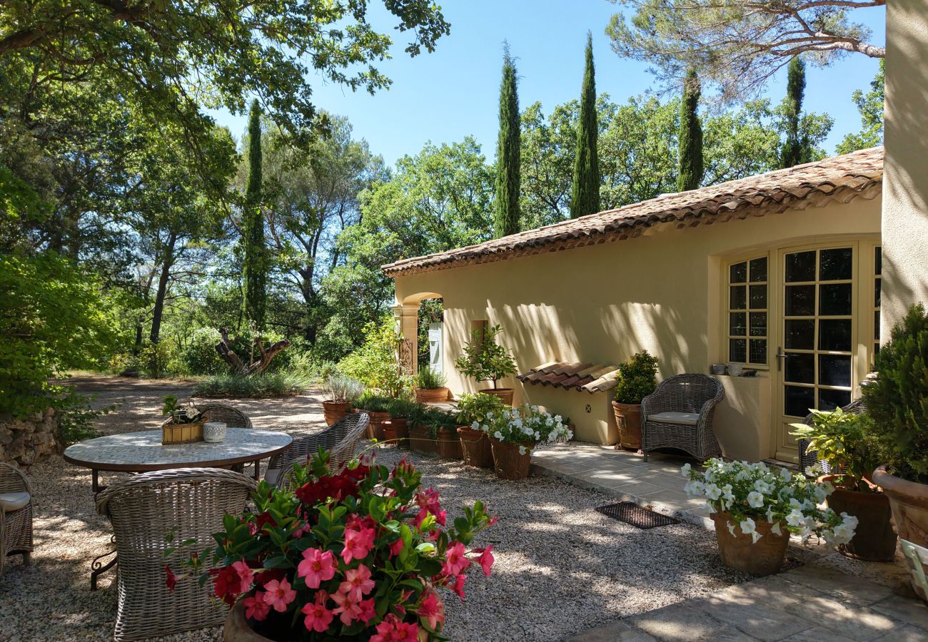 Villa à Saint-Antonin-sur-Bayon - Propriété Aix-en-Provence Vue Ste-Victoire piscine 12x8