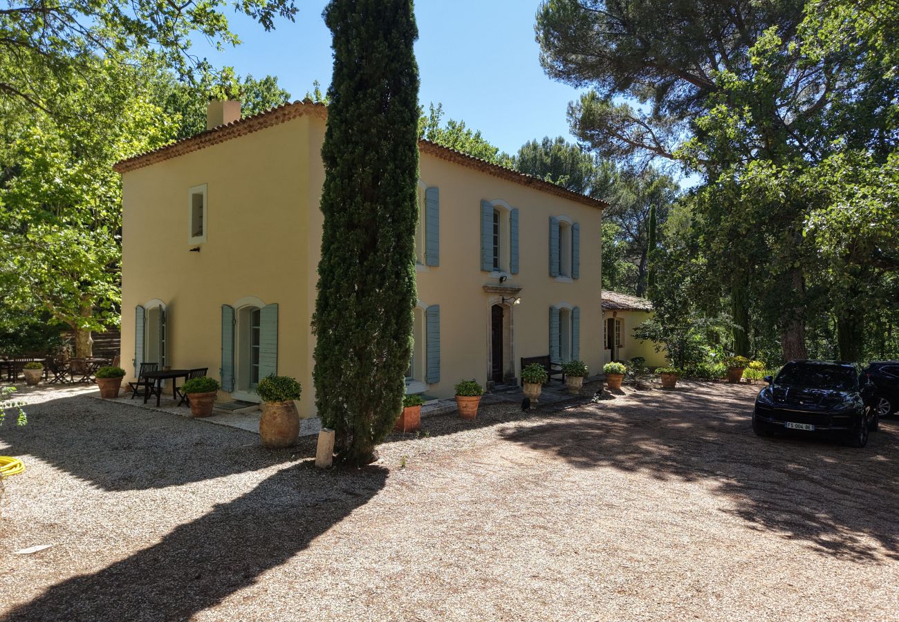 Villa à Saint-Antonin-sur-Bayon - Propriété Aix-en-Provence Vue Ste-Victoire piscine 12x8