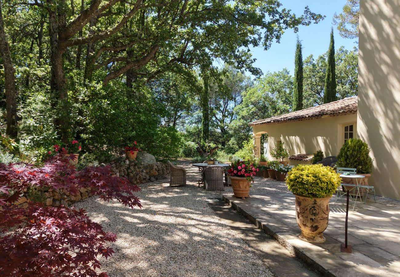 Villa à Saint-Antonin-sur-Bayon - Propriété Aix-en-Provence Vue Ste-Victoire piscine 12x8