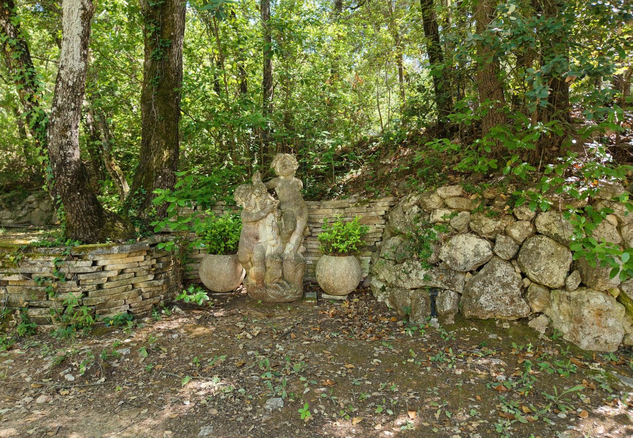 Villa à Saint-Antonin-sur-Bayon - Propriété Aix-en-Provence Vue Ste-Victoire piscine 12x8