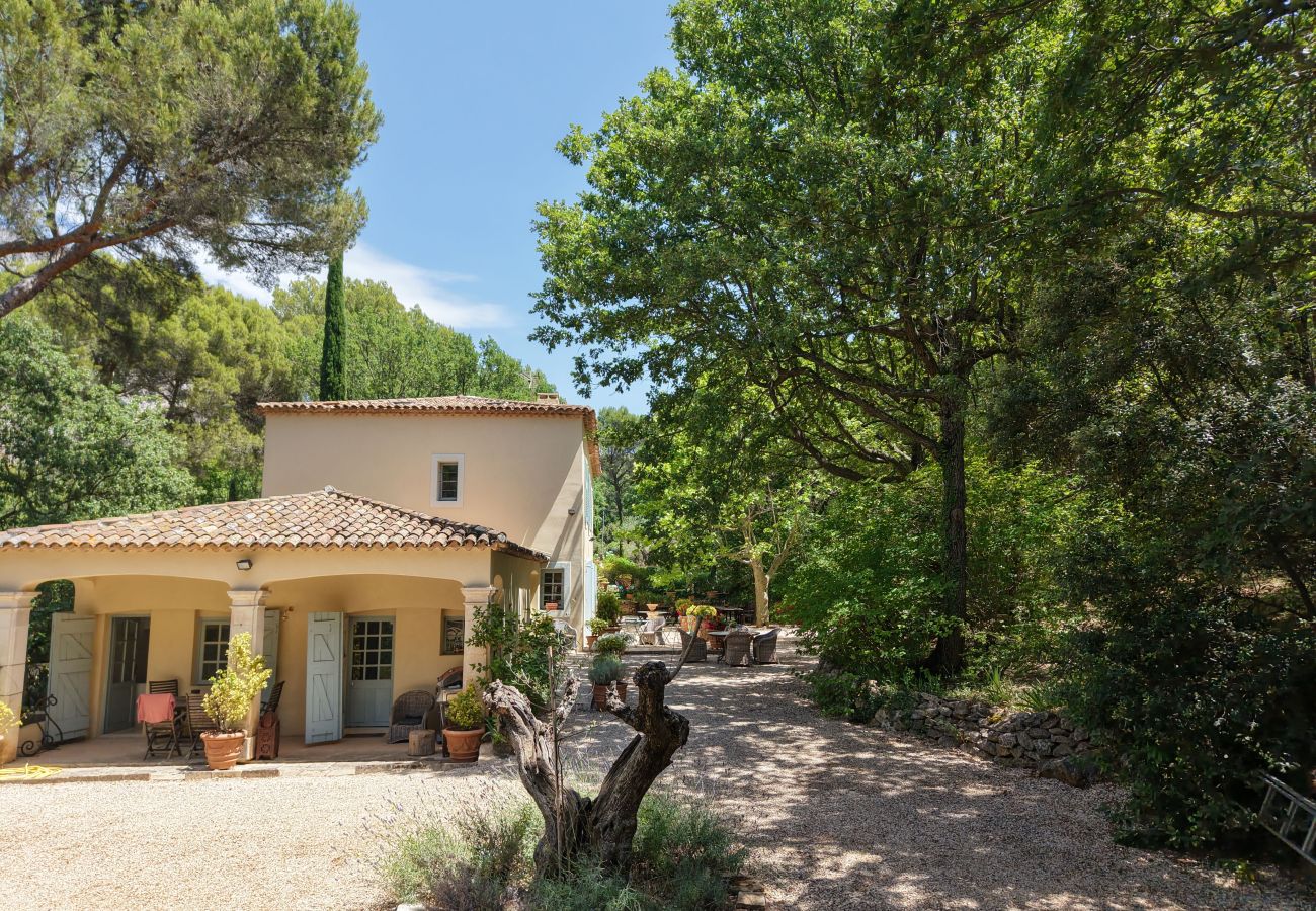 Villa à Saint-Antonin-sur-Bayon - Propriété Aix-en-Provence Vue Ste-Victoire piscine 12x8
