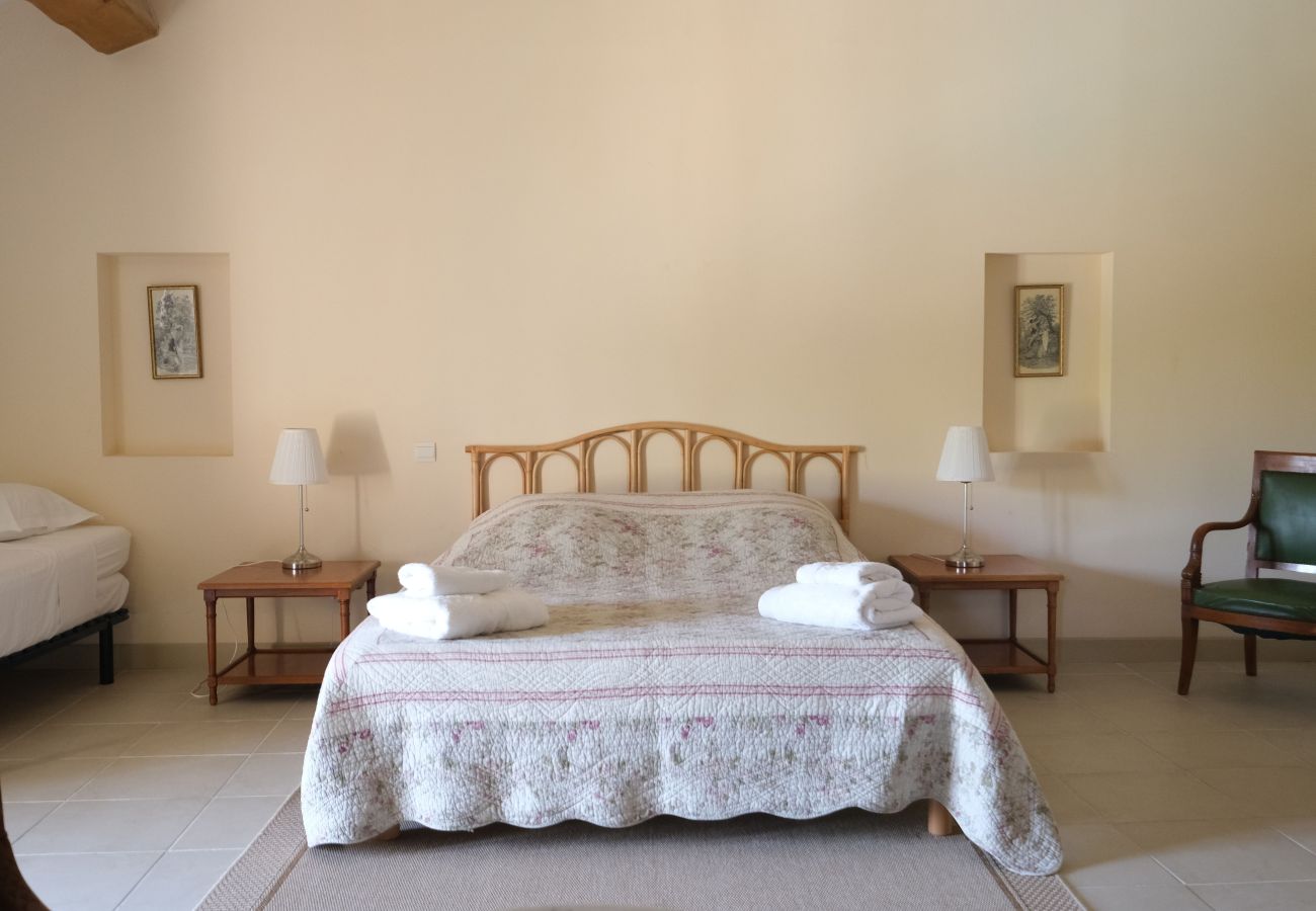Villa à Maussane-les-Alpilles - Mas avec piscine, vue Maussane les Alpilles, 10 pers