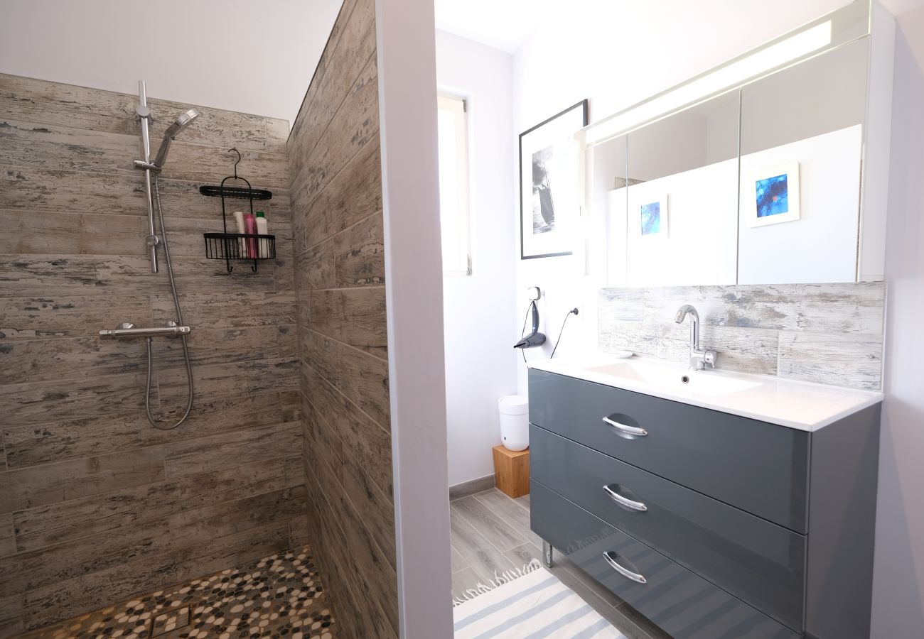 Villa climatisée 2 salles de bains piscine chauffée 8 pers