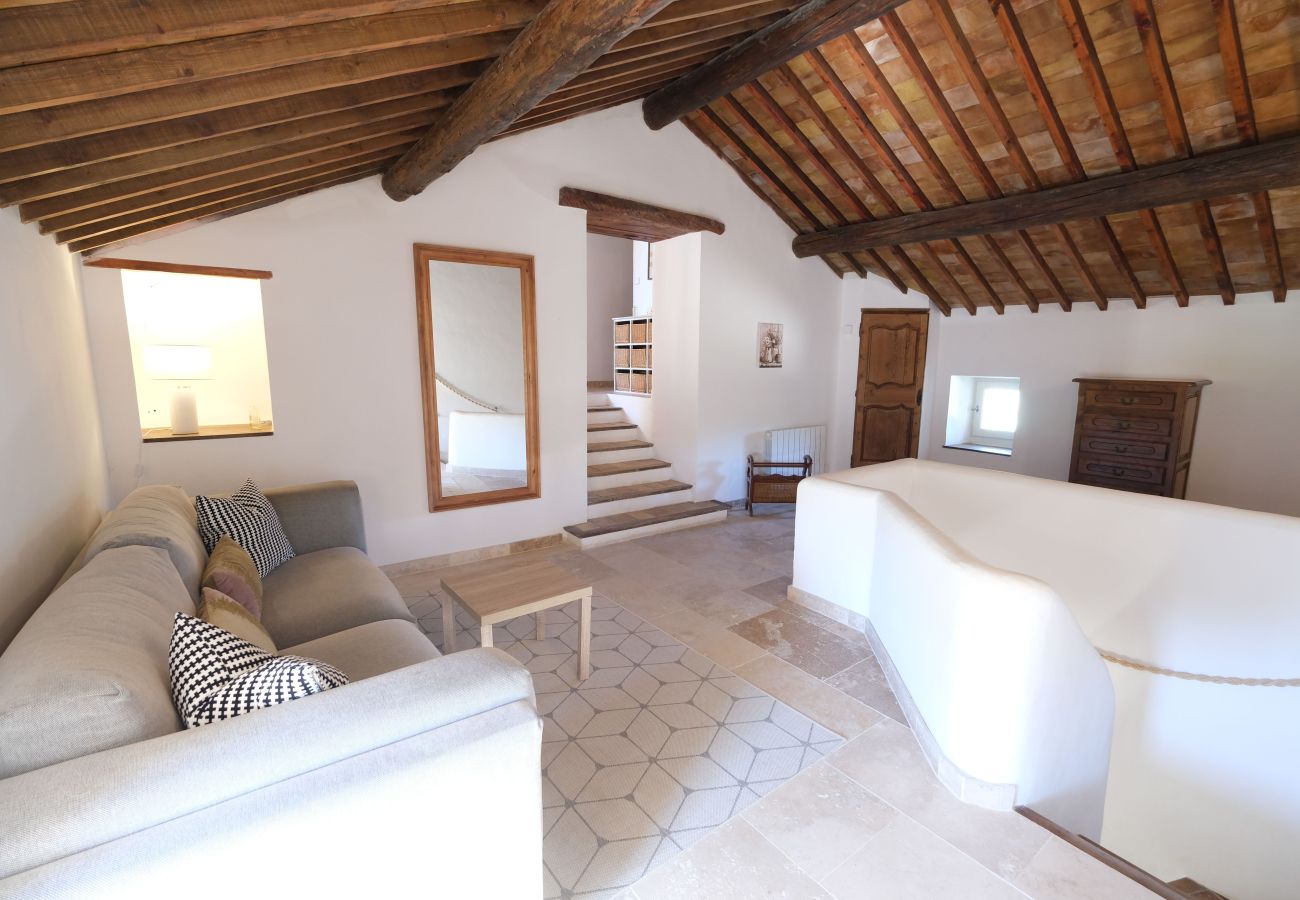 Villa à Mallemort - Mas provençal piscine, vue Luberon, 10 pers proche Aix