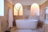 Villa à Mallemort - Mas provençal piscine, vue Luberon, 10 pers proche Aix